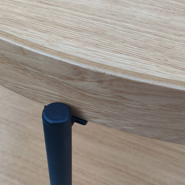 Stolik kawowy PUFFIN 84 cm dąb naturalny lakierowany fornir